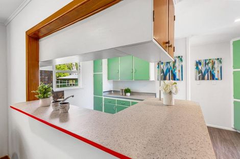 Photo of property in 1 Normandy Place, Henderson, Auckland, 0610