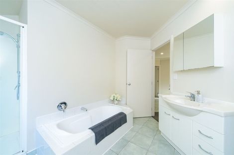 Photo of property in 5 Montana Way, Milson, Palmerston North, 4414