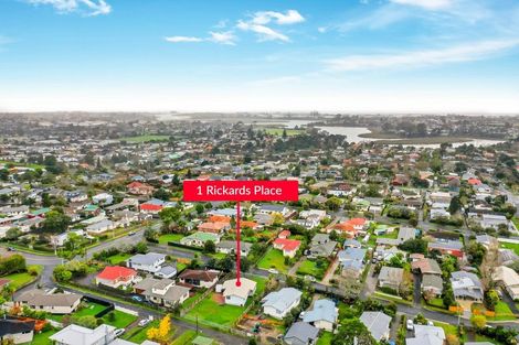 Photo of property in 1 Rickards Place, New Lynn, Auckland, 0600
