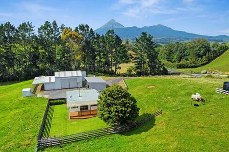 Photo of property in 435 Barrett Road, Omata, New Plymouth, 4374