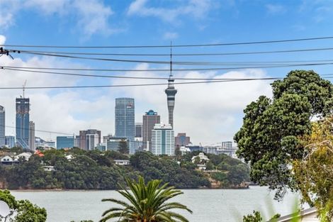 Photo of property in 2/10 Birkley Road, Bayswater, Auckland, 0622