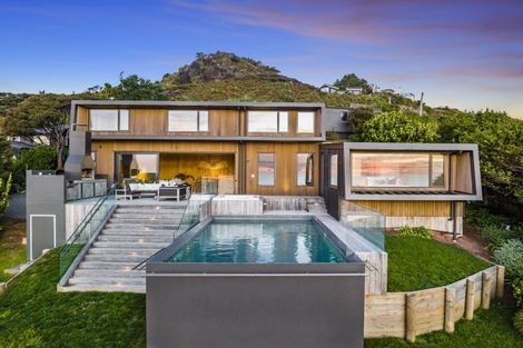 Photo of property in 81 Piha Road, Piha, New Lynn, 0772