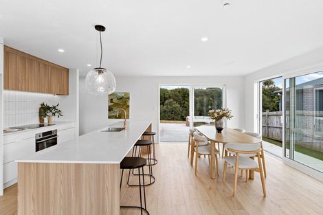 Photo of property in 21 Tahuna Minhinnick Drive, Glenbrook, 2681