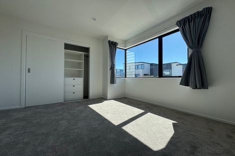 Photo of property in 8 Kautawa Lane, Massey, Auckland, 0614
