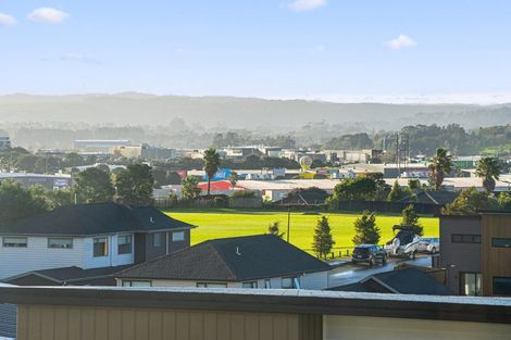 Photo of property in 9 Paina Crescent, Massey, Auckland, 0614