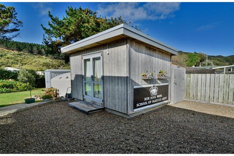 Photo of property in 14 Cordyline Road, Port Waikato, Tuakau, 2695