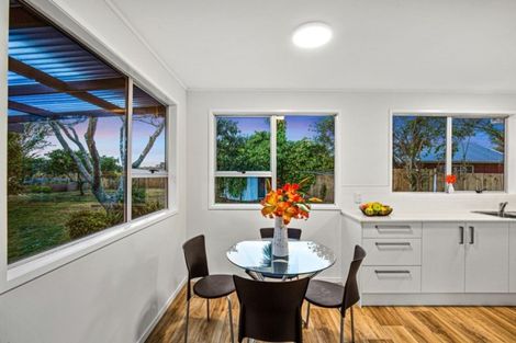 Photo of property in 1/263 Henderson Valley Road, Henderson, Auckland, 0612