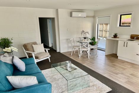 Photo of property in 192 Henderson Valley Road, Henderson, Auckland, 0612