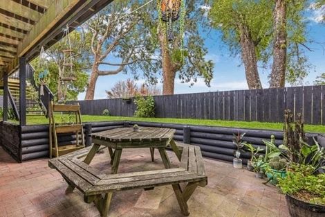 Photo of property in 2/187 Carnoustie Drive, Wattle Downs, Auckland, 2103