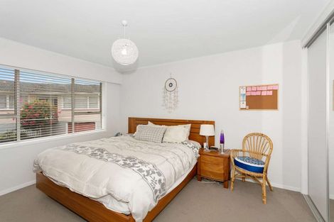 Photo of property in 1/31 Hepburn Road, Glendene, Auckland, 0602