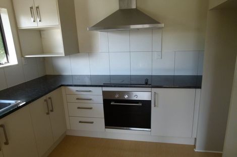 Photo of property in 2/2 Leith Way, Rothesay Bay, Auckland, 0630