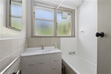 Photo of property in 27 Durham Street, Cannons Creek, Porirua, 5024