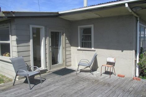 Photo of property in 27 Marine Parade South, Foxton Beach, Foxton, 4815