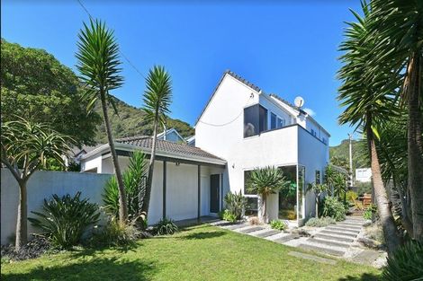 Photo of property in 19 Miro Street, Eastbourne, Lower Hutt, 5013