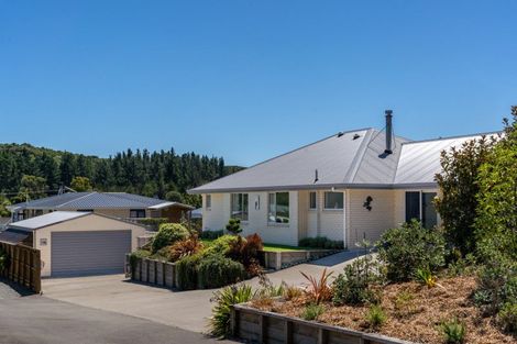 Photo of property in 118 Milton Terrace, Picton, 7220