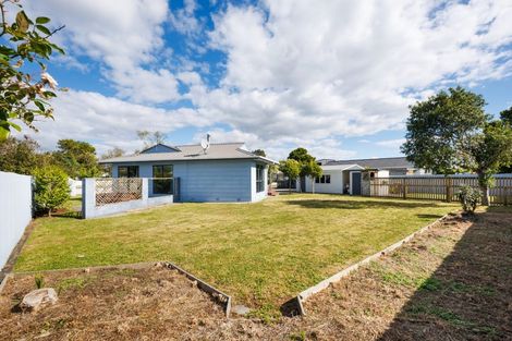 Photo of property in 28 Peppertree Glade, Kelvin Grove, Palmerston North, 4414