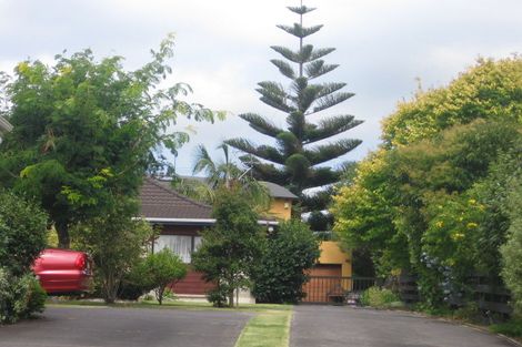 Photo of property in 11 Napoleon Avenue, Milford, Auckland, 0620