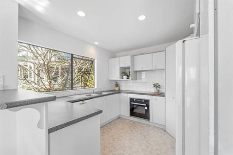 Photo of property in 11 Mizpah Road, Waiake, Auckland, 0630