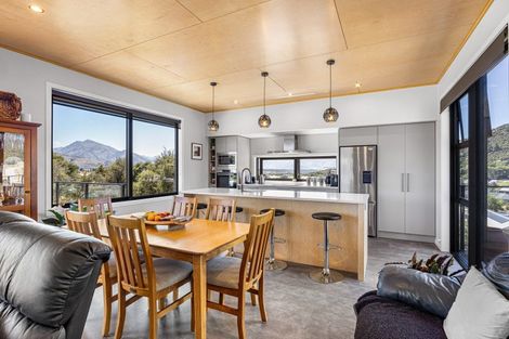 Photo of property in 6 Nokomai Street, Wanaka, 9305