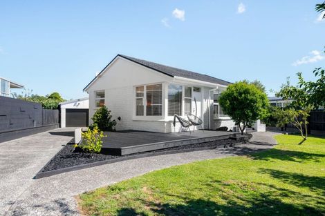 Photo of property in 15 Kensington Place, Fairfield, Hamilton, 3214