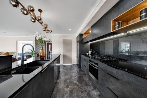 Photo of property in 33 Honeyfield Drive, Whalers Gate, New Plymouth, 4310