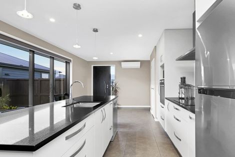 Photo of property in 33 Taioma Close, Papamoa, 3118