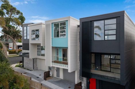 Photo of property in 2/33 Williamson Avenue, Belmont, Auckland, 0622