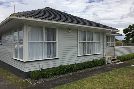 Photo of property in 44 Gossamer Drive, Pakuranga Heights, Auckland, 2010