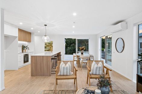 Photo of property in 21 Tahuna Minhinnick Drive, Glenbrook, 2681