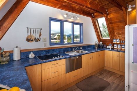 Photo of property in 117 Chevron Crescent, Whangamata, 3620