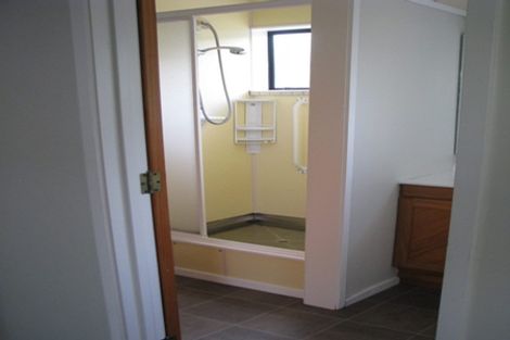 Photo of property in 7b Covil Avenue, Te Atatu South, Auckland, 0610