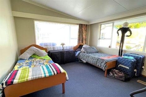 Photo of property in Kaitangata School, 48 Poole Street, Kaitangata, 9210