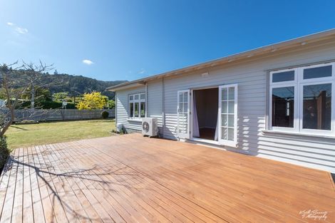 Photo of property in 316 Stokes Valley Road, Stokes Valley, Lower Hutt, 5019