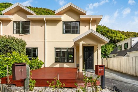 Photo of property in 16b Parsons Glen, Karori, Wellington, 6012