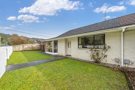 Photo of property in 44b Cruickshank Road, Clouston Park, Upper Hutt, 5018