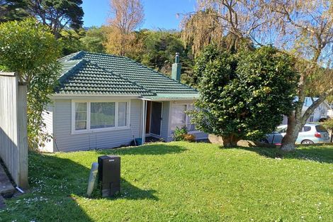 Photo of property in 32 Lincoln Avenue, Tawa, Wellington, 5028