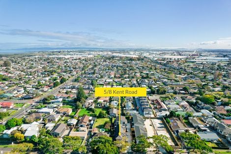 Photo of property in 8e Kent Road, Manurewa, Auckland, 2102