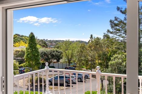 Photo of property in 18 Murano Place, Chatswood, Auckland, 0626