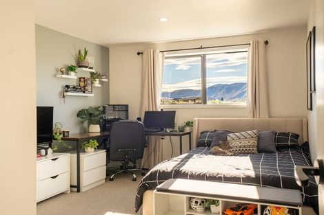 Photo of property in 1 Tussock Crescent, Twizel, 7901