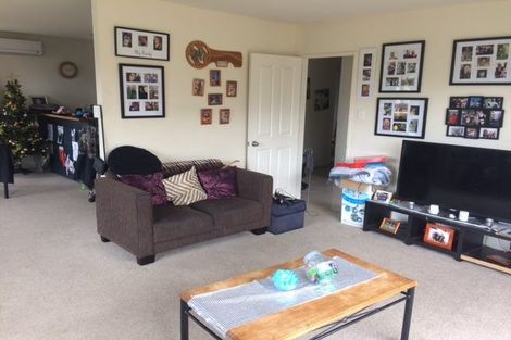 Photo of property in 218 Wainoni Road, Avondale, Christchurch, 8061