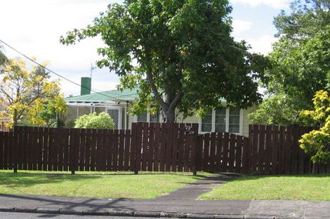 Photo of property in 22 Neil Avenue, Te Atatu Peninsula, Auckland, 0610