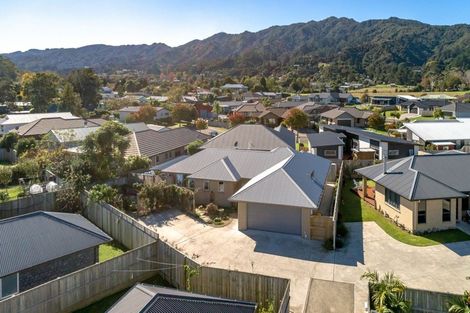 Photo of property in 80 Golden Shore Place, Coromandel, 3506