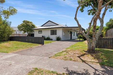 Photo of property in 8 Hayley Grove, Papamoa Beach, Papamoa, 3118