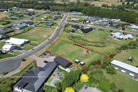 Photo of property in 5 Pukatea Lane, Kinloch, Taupo, 3377