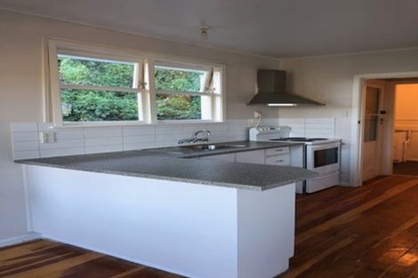 Photo of property in 147 Ruskin Road, Newlands, Wellington, 6037
