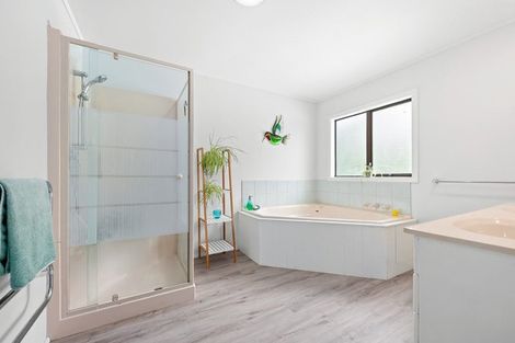 Photo of property in 70 Kaitoke Loop, Kaitoke, Upper Hutt, 5018