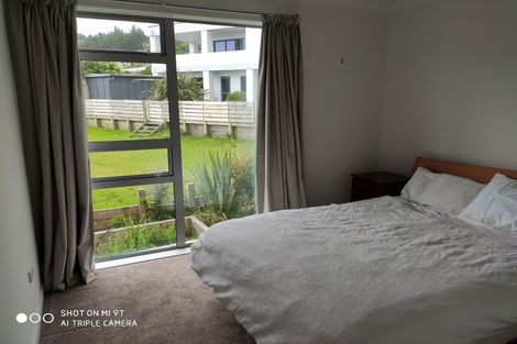 Photo of property in 22 Arahiwi Grove, Tirohanga, Lower Hutt, 5010