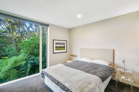 Photo of property in 9 Herrings Cove Place, Titirangi, Auckland, 0604