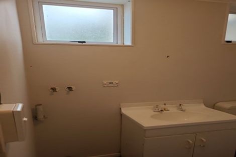 Photo of property in 29 Marine Parade, Bluff Hill, Napier, 4110