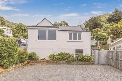 Photo of property in 24 Voelas Road, Lyttelton, 8082
